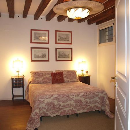 베니스 Al Pozzo Dei Scoacamini, 100 M From San Marco, Ground Floor 아파트 외부 사진